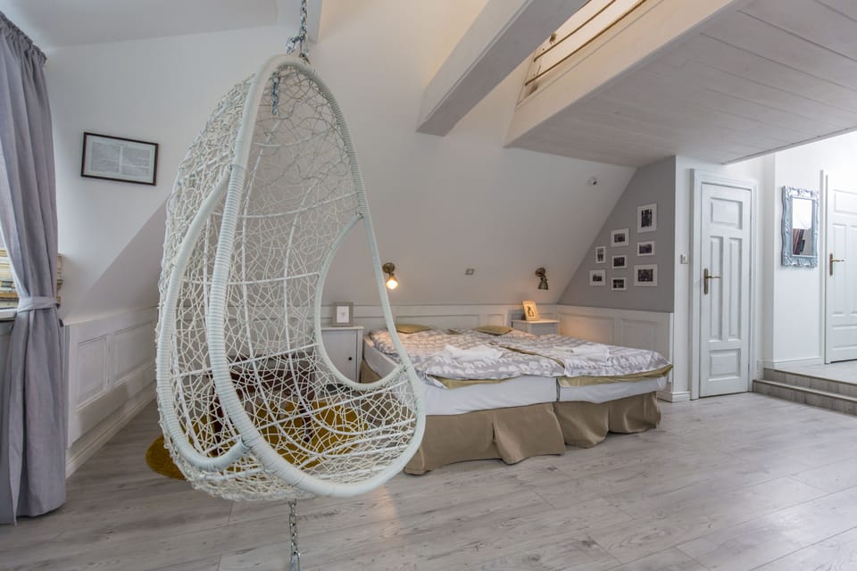 Apartment | Premium bedding, desk, free WiFi
