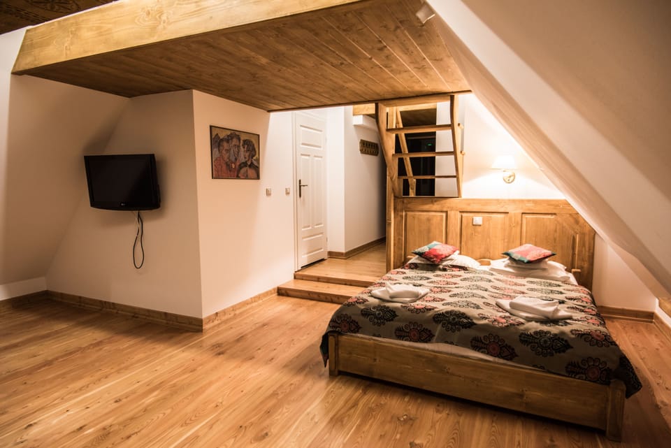 Apartment | Premium bedding, desk, free WiFi