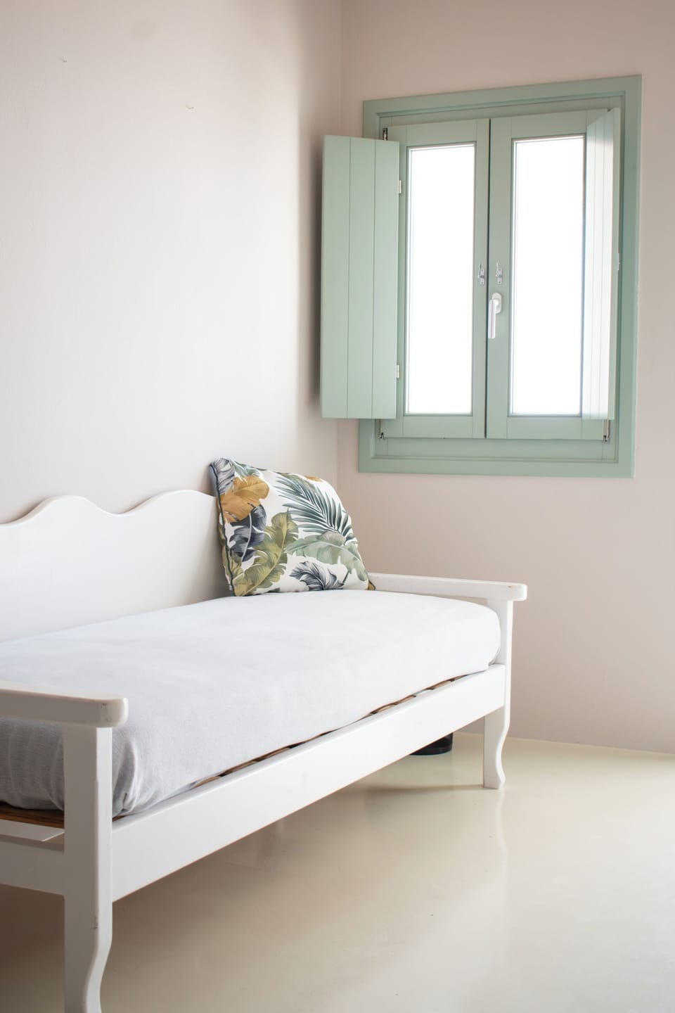 Triple Room with Partial Caldera View | Hypo-allergenic bedding available, minibar, in-room safe, desk