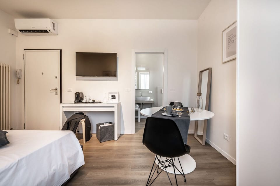 Comfort Room | Premium bedding, down comforters, iron/ironing board