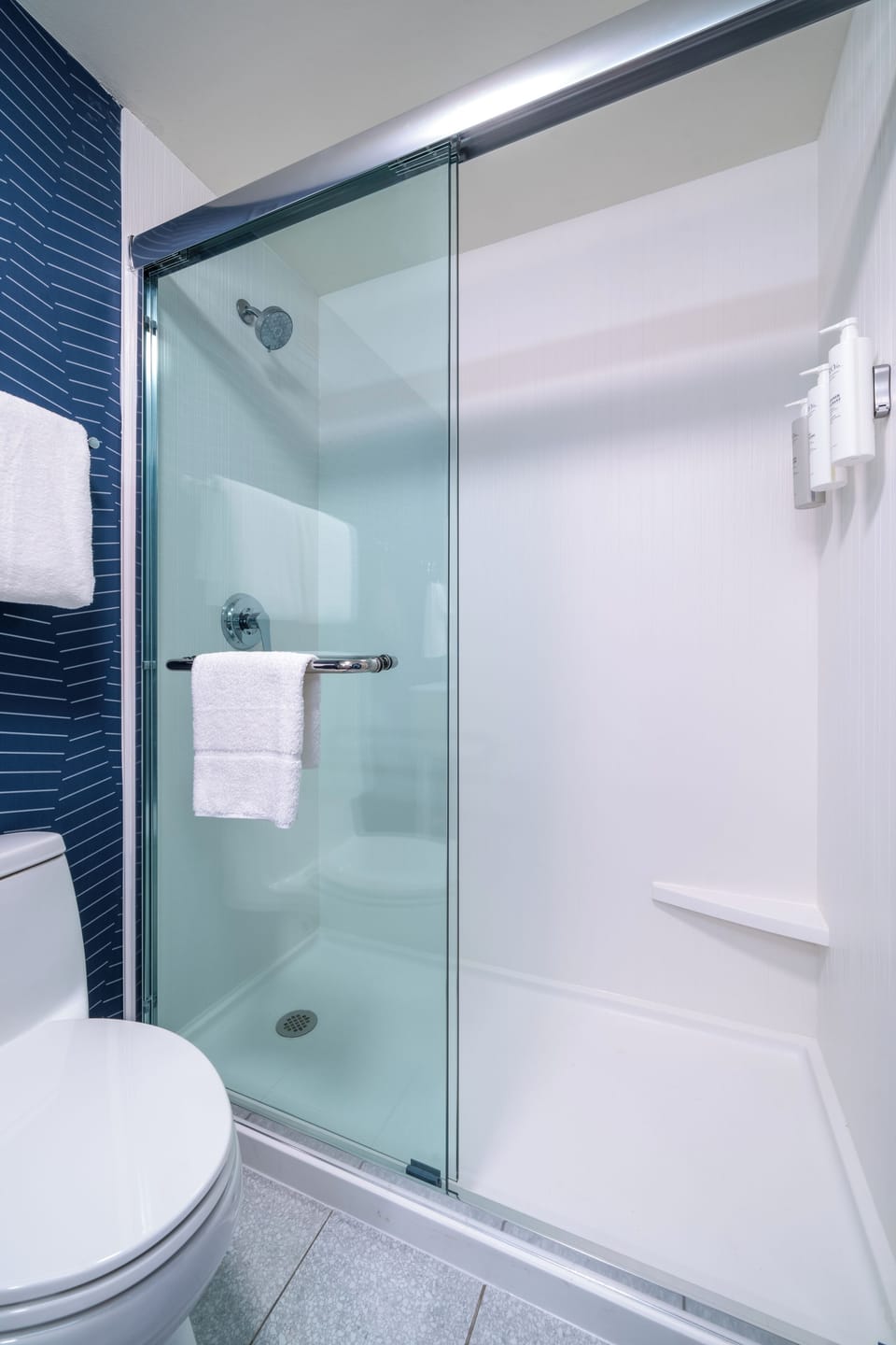 Room, 1 King Bed | Bathroom | Combined shower/tub, free toiletries, hair dryer, towels