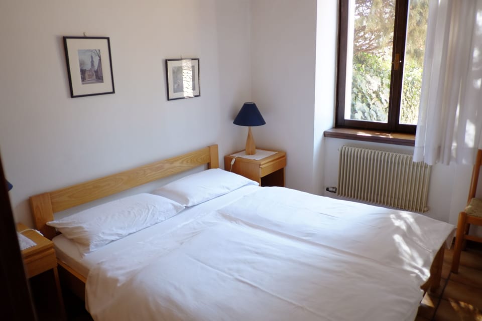 1 bedroom, in-room safe, blackout drapes, free cribs/infant beds