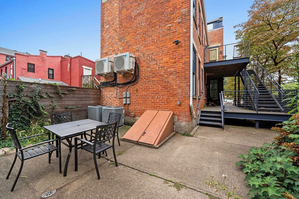 Private back patio!