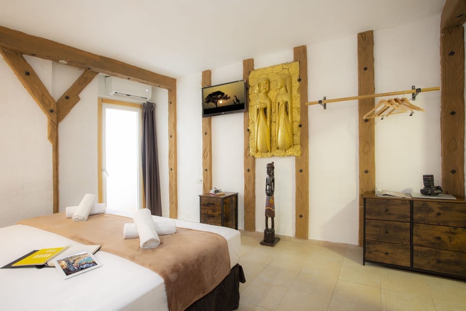 Standard Double Room, Ensuite | Hypo-allergenic bedding, down comforters, individually decorated
