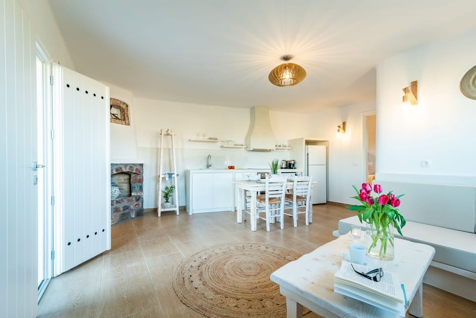 Villa, 2 Bedrooms, Hot Tub | Dining room