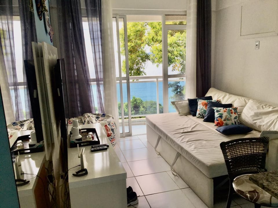 sala com toda vista para o mar