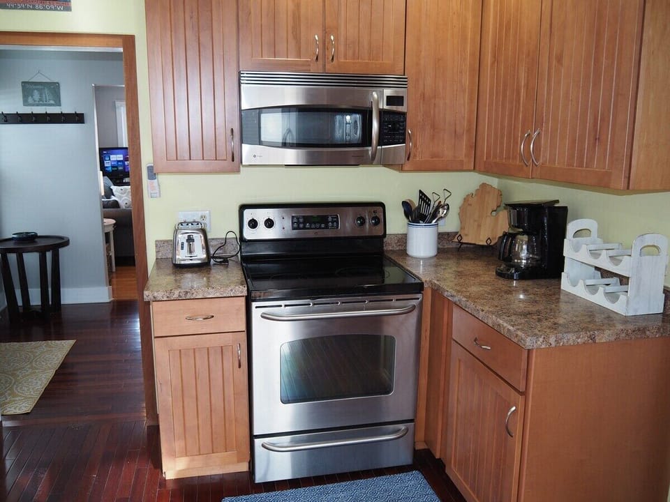 KITCHEN:  Large and convenient with all appliances!