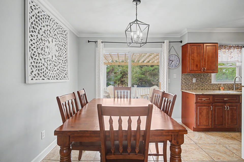 Dining area overlooking the deck 
