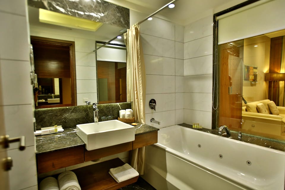 Park Ascent Hotel in Noida