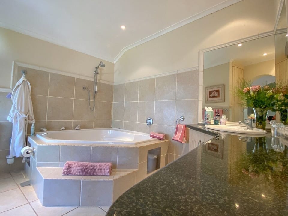 Bathroom Protea room