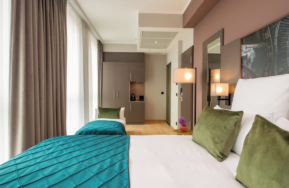 In-room safe, desk, laptop workspace, soundproofing