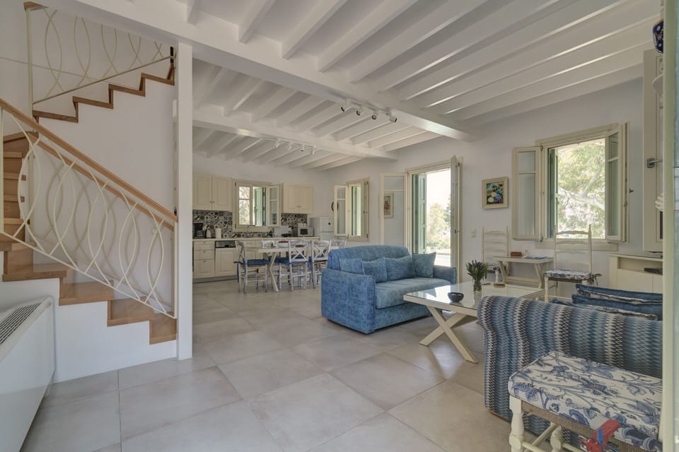 Traditional Villa | Living area | Flat-screen TV