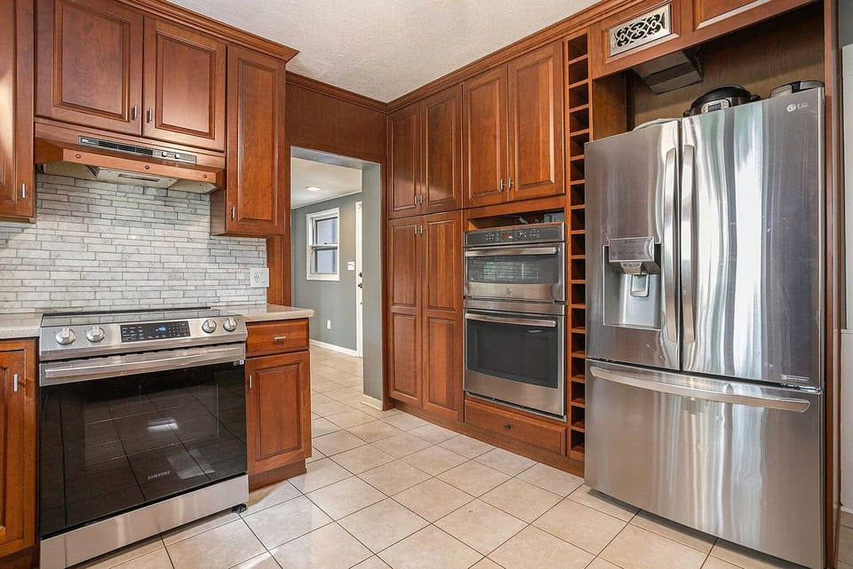 Wine storage, fully stocked everything and more!