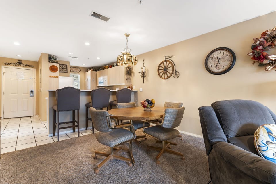 Dinging Table and Bar Seating