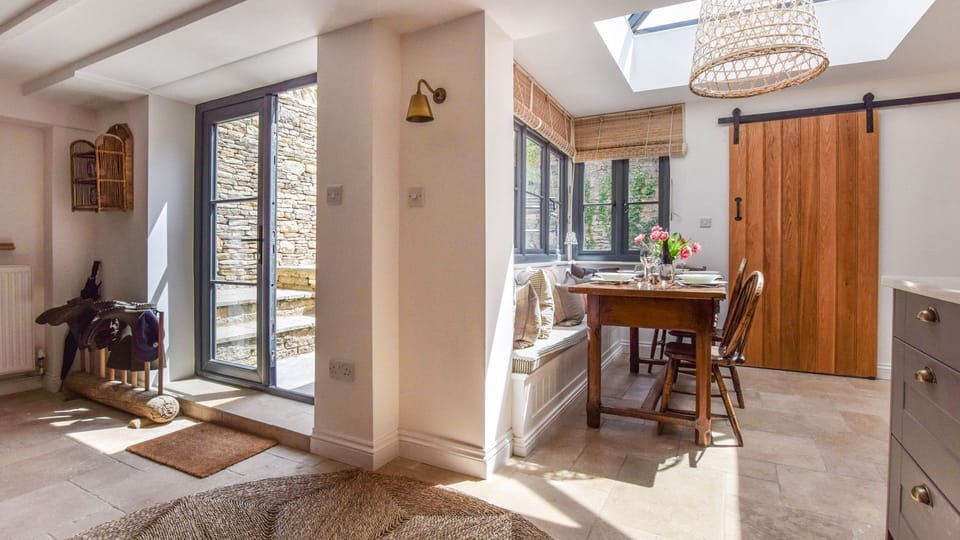 Dining area and French doors, Brown's Cottage, Bolthole Retreats