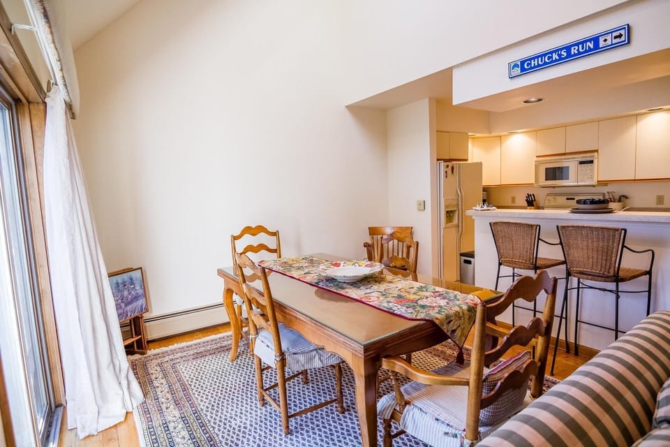 Apartment, Multiple Beds (Colony Club C12) | Private kitchen | Oven, toaster