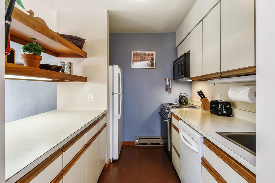 Apartment (Trail Creek 05) | Private kitchen