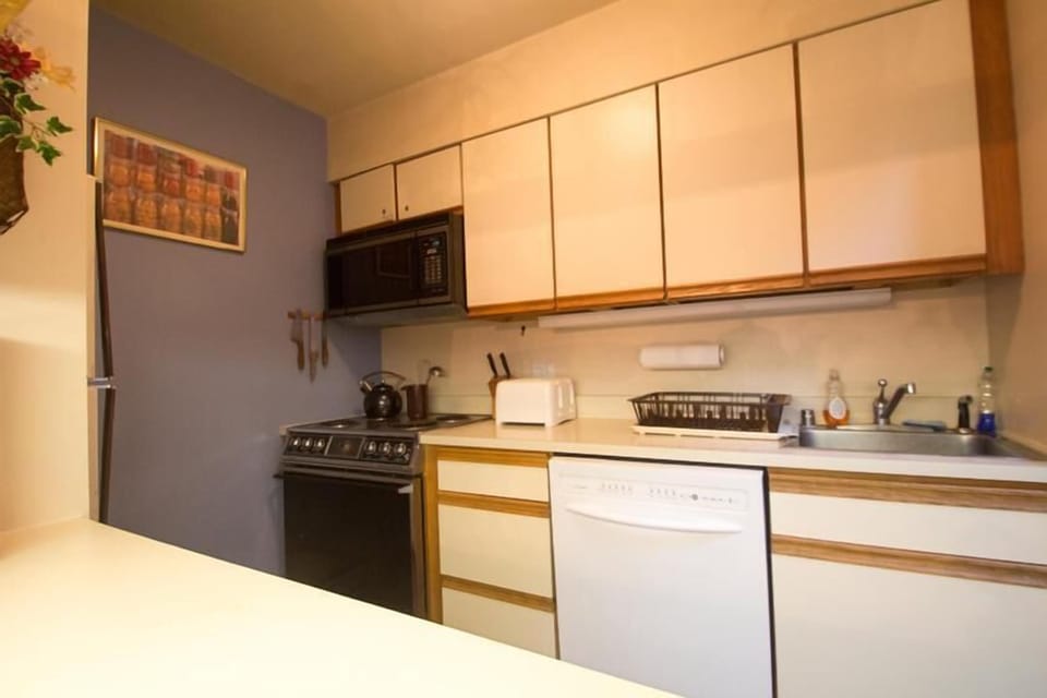 Apartment (Trail Creek 05) | Private kitchen