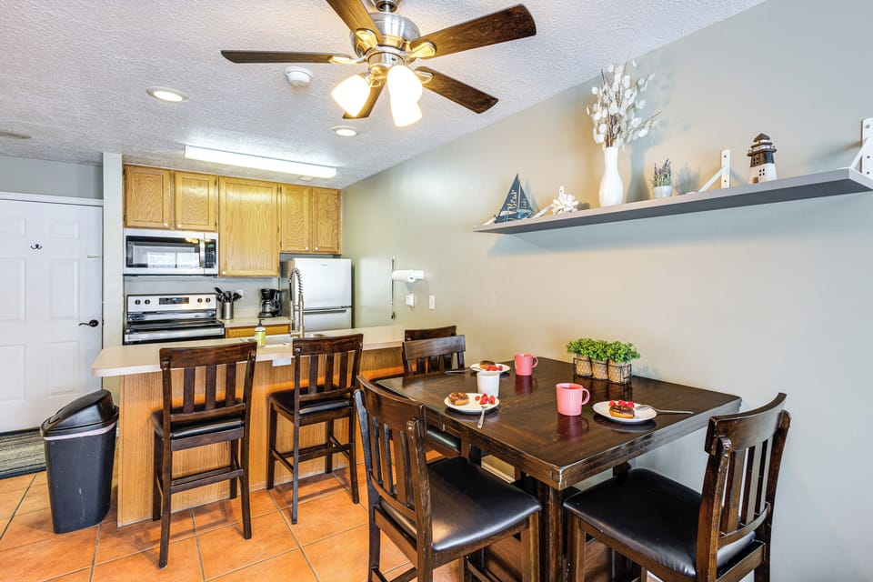 Dining Space | Dishware/Flatware