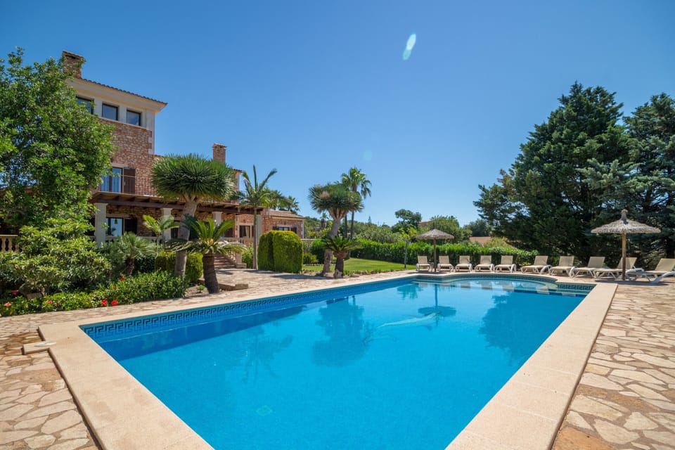 Spectacular Villa with pool