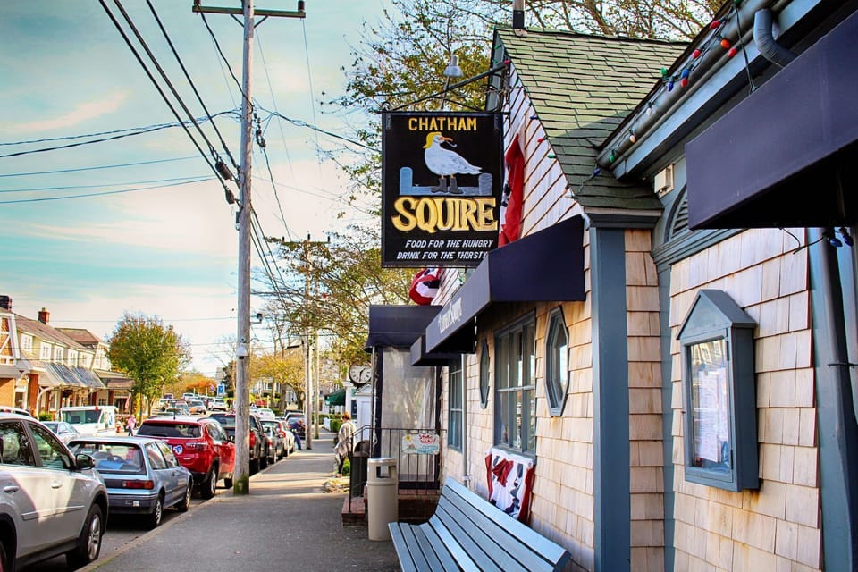 The Squire - Main Street Chatham - New England Vacation Rentals