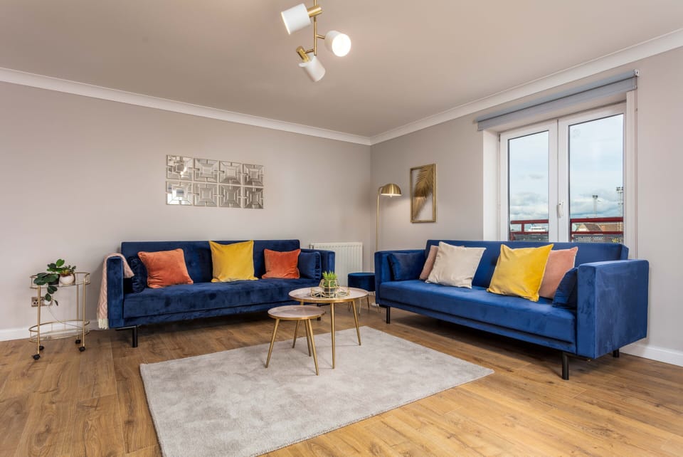 Classic Apartment | Living area | 22-inch Smart TV with satellite channels, TV, Netflix