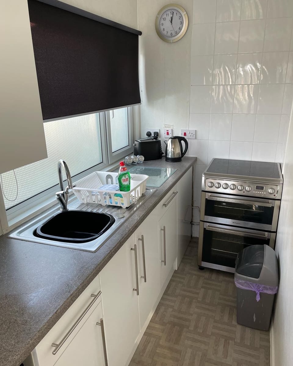 Chalet | Private kitchen | Fridge, microwave, oven, stovetop
