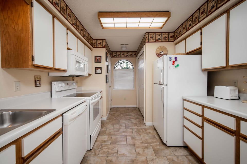 Full Kitchen with Major Appliances