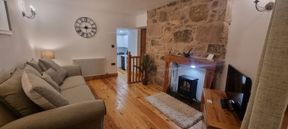 Apartment | Living area | TV