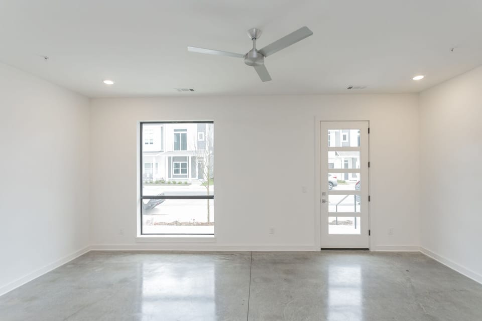 Comfort Townhome, Non Smoking | Living room