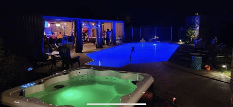 Pool has new beautiful liner,multi color light control and pump 04-24-24