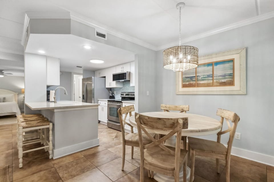 Dining Area and Kitchen with Counter Seating for 3