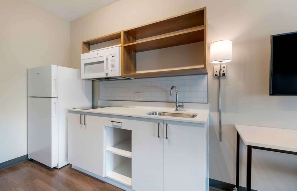 Standard Studio, Non Smoking, Refrigerator & Microwave | Premium bedding, desk, laptop workspace, iron/ironing board