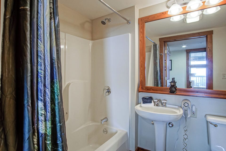 Full shared bathroom.