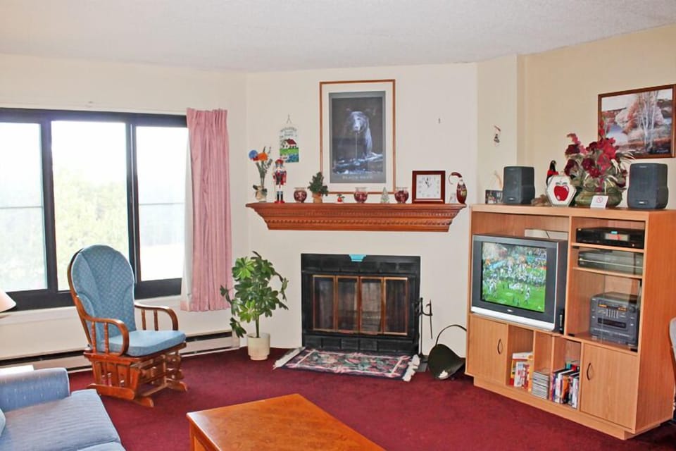 Wood burning fireplace in the living room (wood is not provided, it can be purchased in the Locker Room located in the lobby area)