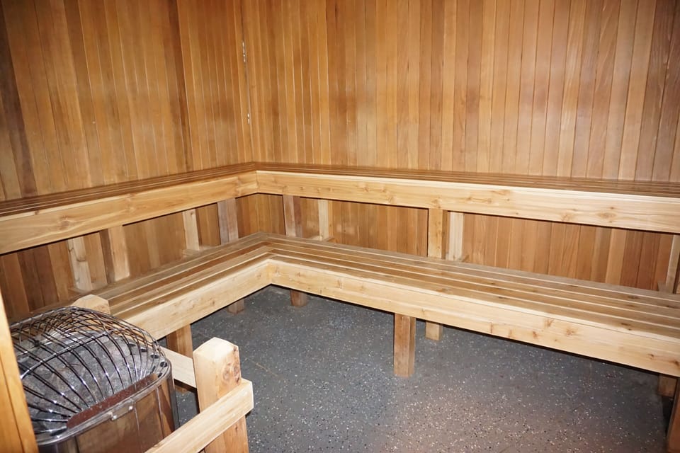 The sauna is located on the 1st floor.