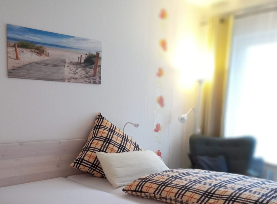 Classic Double Room Single Use | Desk, laptop workspace, blackout drapes, free WiFi