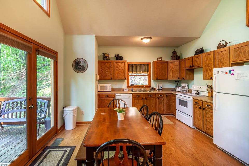 Kitchen - Kitchen with dining table.