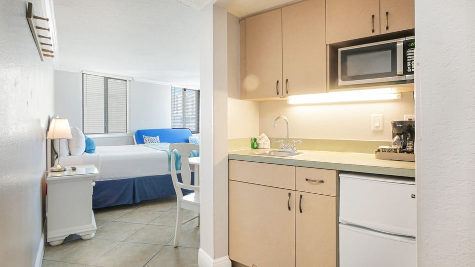Entrance View - Kitchenette