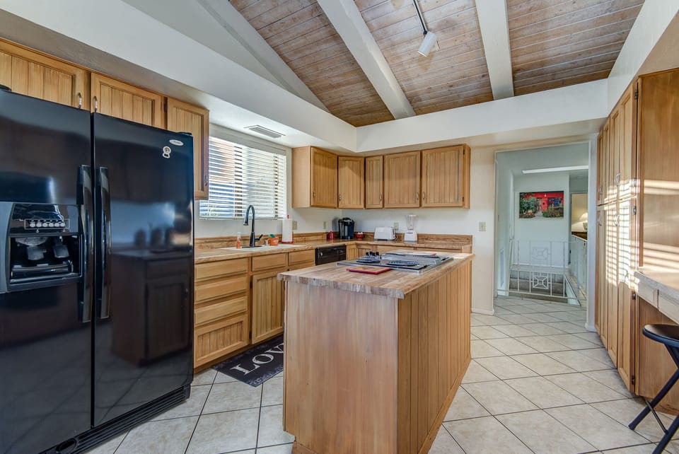 Plenty of Counter Space to Make Meal Prep a Breeze