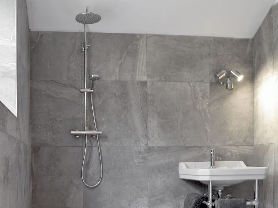 En-suite | Black Lion Folly, Mold
