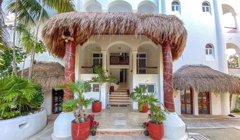 Playa Caribe entrance and Casita Maria on the right side