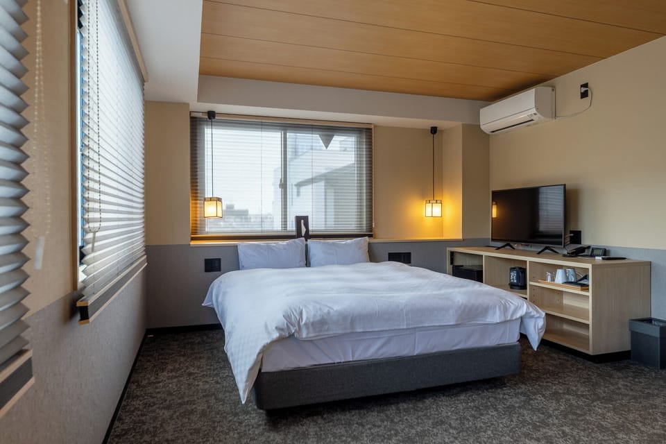 Standard Double Room | Free WiFi, bed sheets