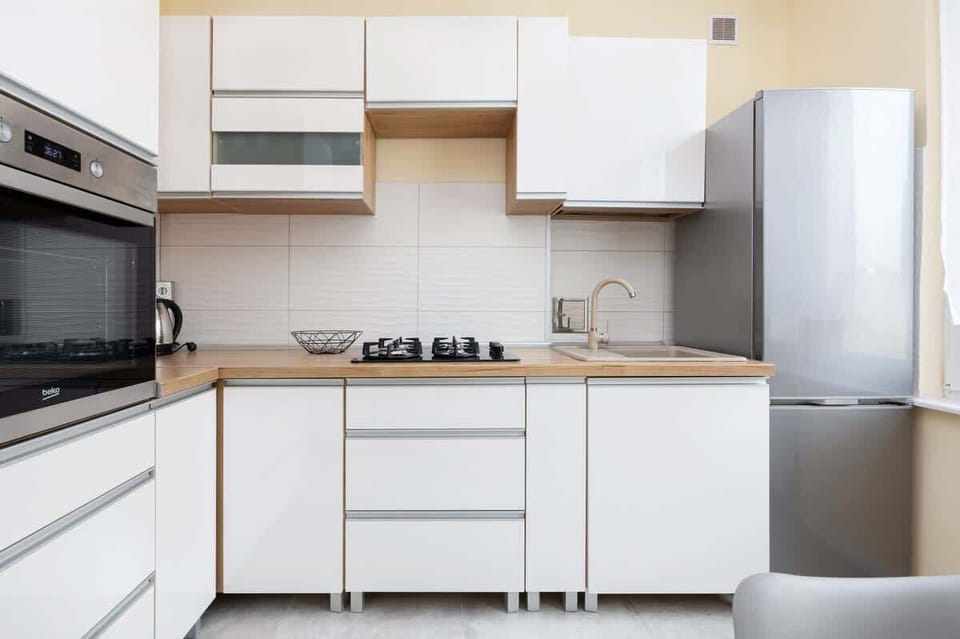 Modern, fully equipped kitchen. 