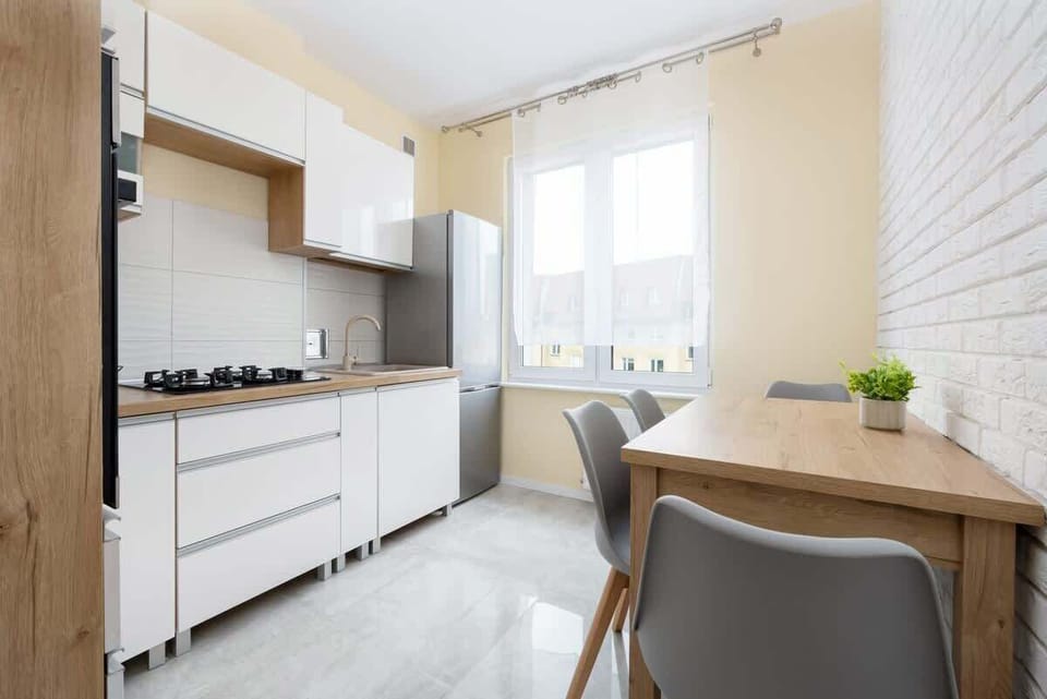 Modern, fully equipped kitchen. 