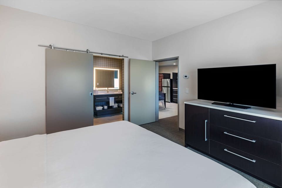Suite, 1 Bedroom, Non Smoking | Premium bedding, desk, laptop workspace, blackout drapes