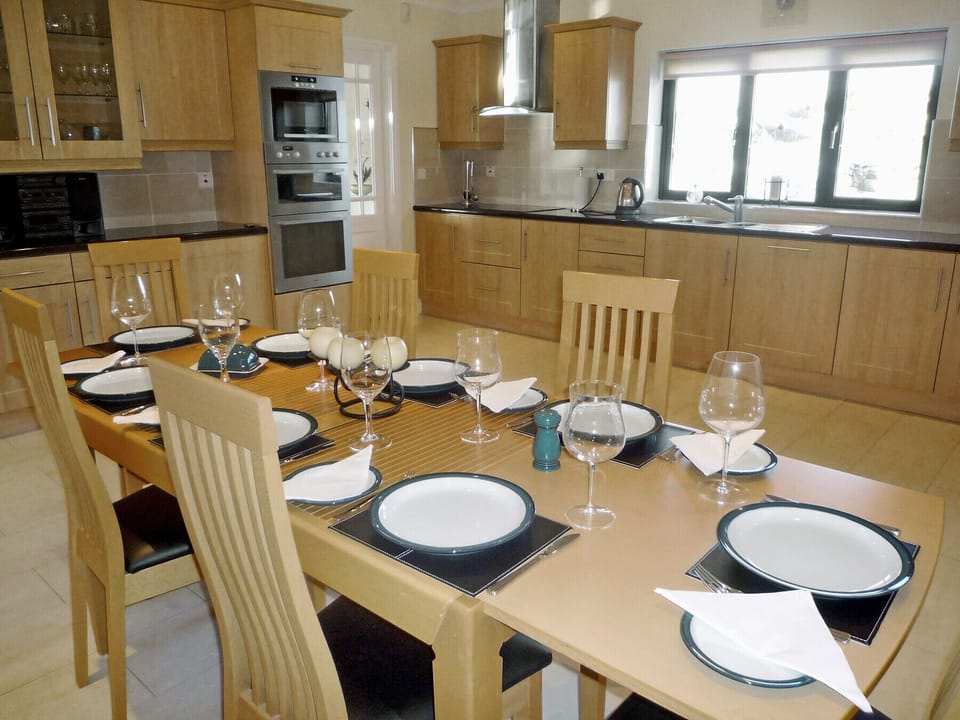 House, 4 Bedrooms, 2 Bathrooms, Sea Facing | Private kitchen | Microwave, highchair, dining table