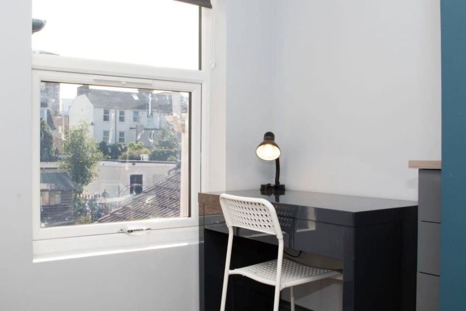 House | 5 bedrooms, iron/ironing board, free WiFi, bed sheets