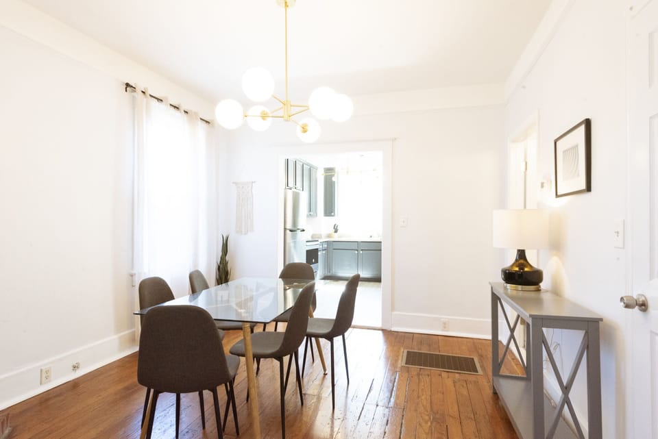 The dining room has seating for six.