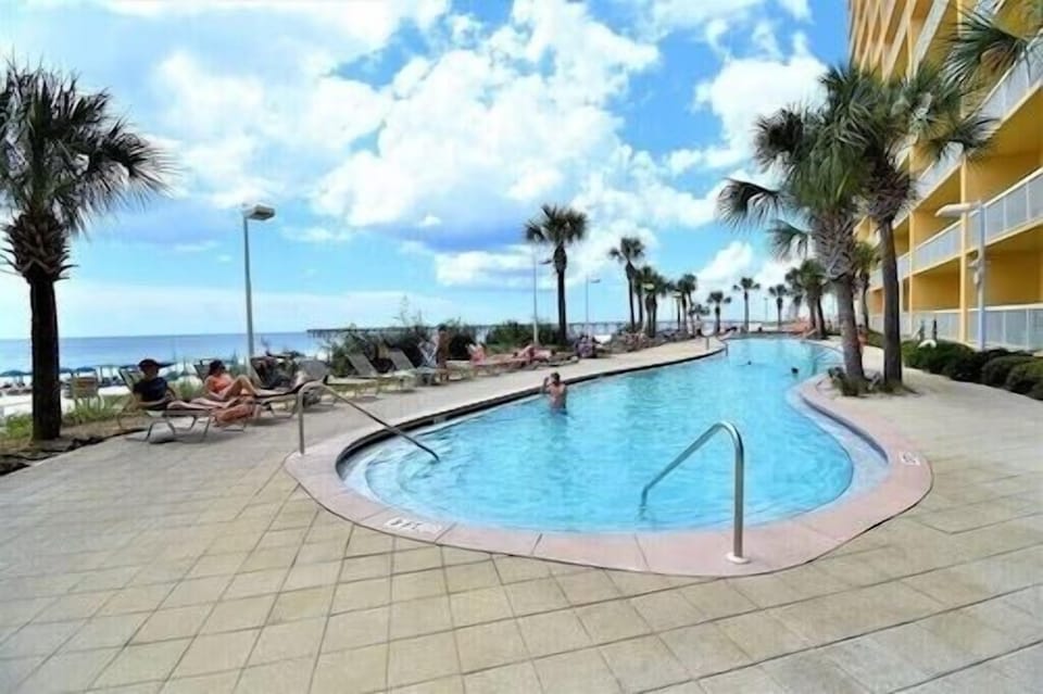 Resort Pools